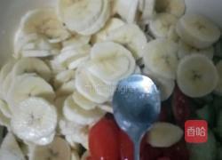 蔬菜水果沙拉的做法图解3