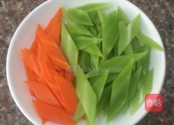 腊肠炒莴笋的做法图解1