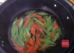 腊肠炒莴笋的做法图解3