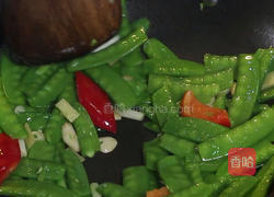 荷兰豆炒腊味的做法图解8