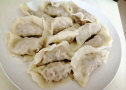 三鲜水饺和紫菜香葱水饺