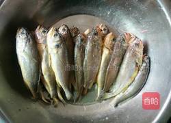 干炸小黄鱼的做法图解1