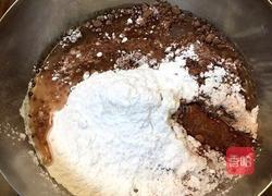 又大又软还会爆浆的全家欢甜品 巧克力糯米滋的做法图解1