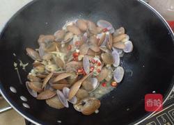 爆炒蚝油花蛤的做法图解7