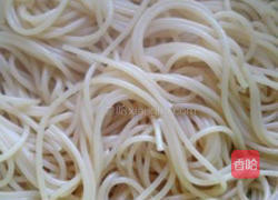 牛肉意面的做法图解2