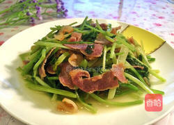 芹菜炒腊肉的做法图解9