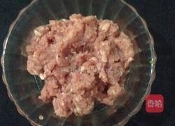 韭菜猪肉锅贴的做法图解1