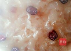 冰糖雪耳桃胶的做法图解3