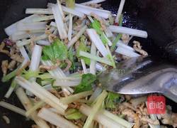芹菜肉丝的做法图解6