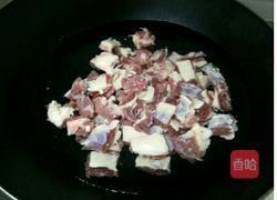 胡萝卜烧牛腩的做法图解2