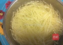蒜香凉拌土豆丝的做法图解1