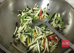 青椒炒茄子的做法图解5