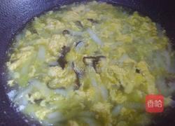 白菜木耳蛋花汤的做法图解7