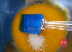 戚风杯子蛋糕的做法图解2