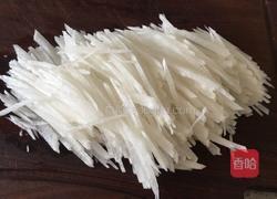 炝拌萝卜丝的做法图解1