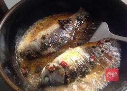 藿香鲫鱼的做法图解7