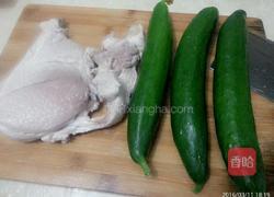 黄瓜炒肉粒的做法图解2
