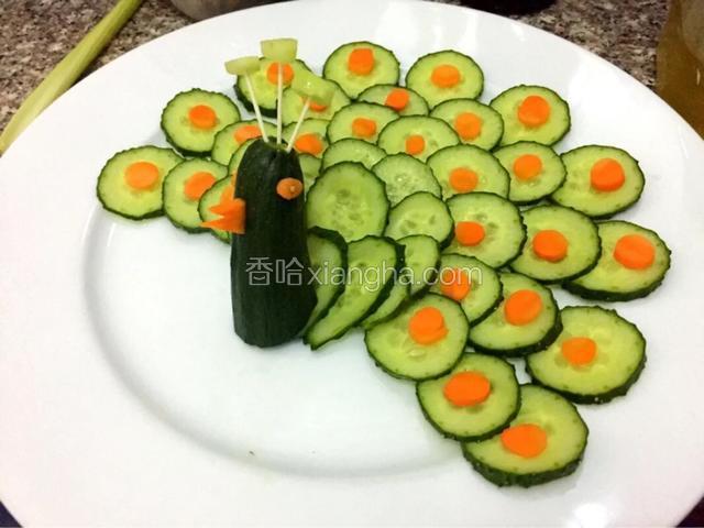 胡萝卜做出眼睛和嘴巴