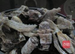 红菇炖鸭汤的做法图解1