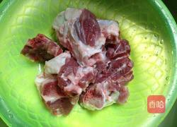 隔水炖筒骨汤的做法图解1