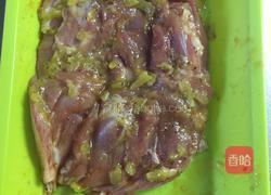 香烤黄芥末酱鸡胸排的做法图解2