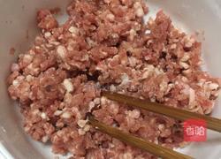 榨菜蒸肉饼的做法图解1