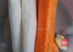 山药红萝卜排骨汤的做法图解3
