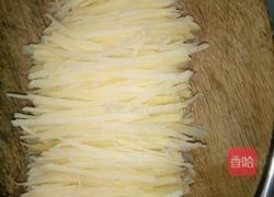 炝拌酸辣土豆丝的做法图解2