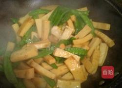 冻豆腐炒豆角的做法图解5