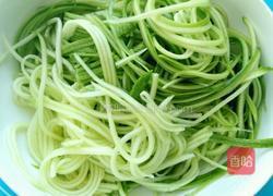 凉拌西葫芦的做法图解2