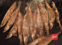 香煎多春鱼🐠的做法图解2