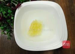 皂角米桃胶银耳羹的做法图解3
