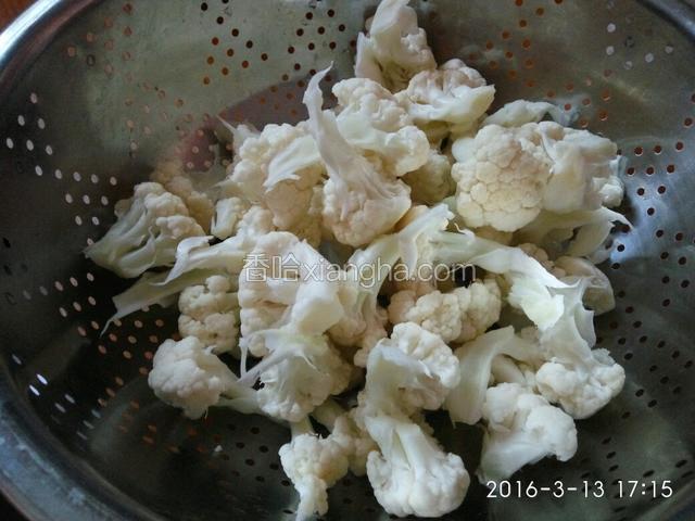 菜花摘小朵。
