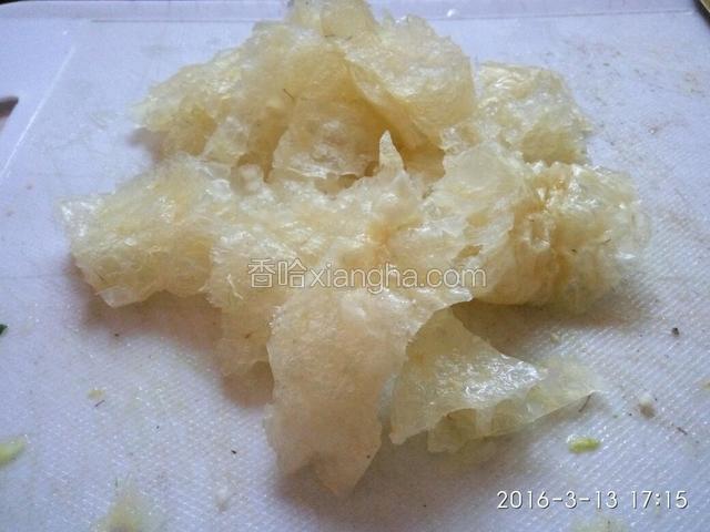 水发肉皮斜刀切菱形片