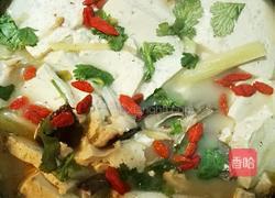 砂锅枸杞香菇鲫鱼豆腐汤的做法图解14
