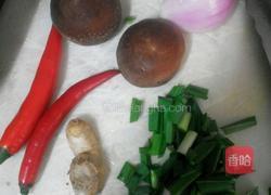 麻辣干锅鸡架的做法图解1