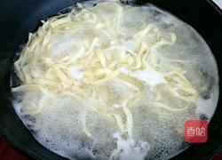 蚝油茄汁拌面的做法图解3