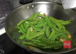 香肠炒荷兰豆的做法图解8