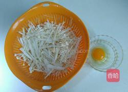 金针菇炒鸡蛋的做法图解1