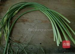 蒜苔鱿鱼丝的做法图解1
