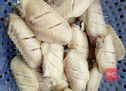 蒜香蜜汁烤鸡翅的做法图解2