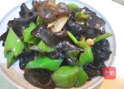 青椒木耳片的做法图解4