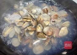 花蛤菠菜汤的做法图解3