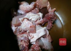 火鸡兔煲药材汤的做法图解1