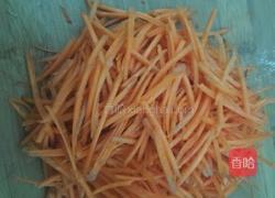 蚝油菠菜胡萝卜丝的做法图解1