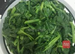 蚝油菠菜胡萝卜丝的做法图解5