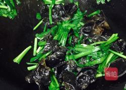 木耳韭菜炒鸡蛋的做法图解7