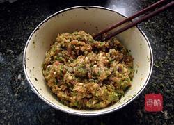 猪肉芹菜馅的做法图解6