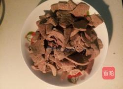 菠菜猪肝鸡蛋汤的做法图解2