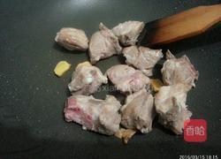 胡萝卜玉米烧排骨的做法图解5